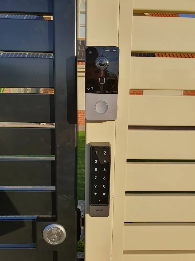 Gate-mounted video doorbell and access keypad